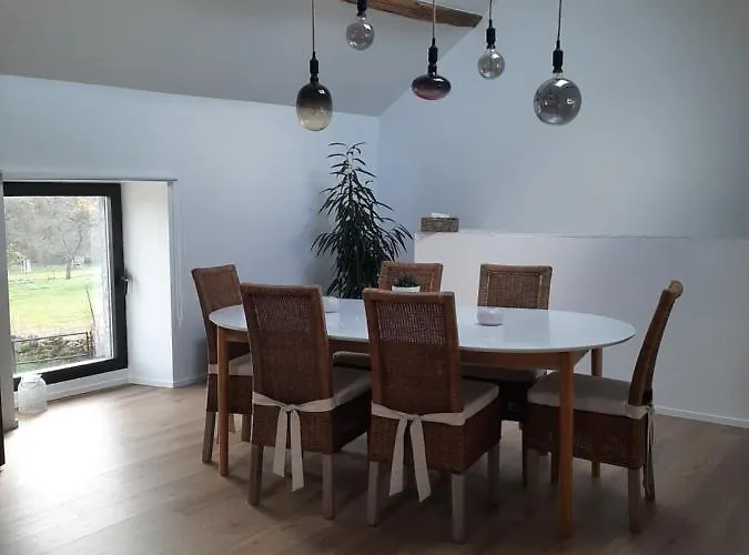 Au Coeur Des Vallees Semesterbostad Couvin